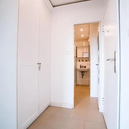 Apartment Am Neuen Teich -balkon- 4 Personen -waschmaschine *